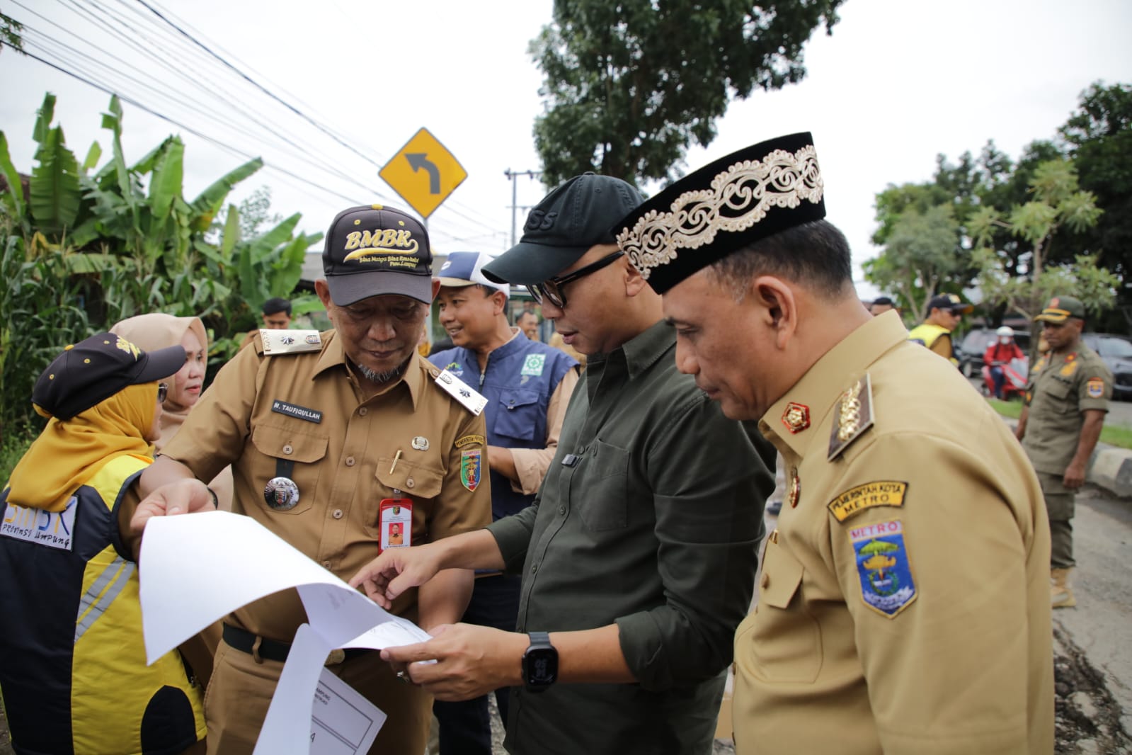 GUBERNUR RAHMAT MIRZANI DJAUSAL TINJAU PEMELIHARAAN JALAN PROVINSI DI RUAS JALAN PATTIMURA, KOTA METRO SERTA, RUAS JALAN METRO – KOTA GAJAH